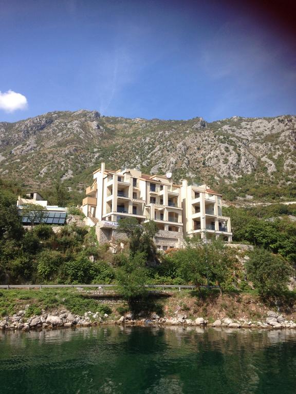 Keystone Apartments ดอนิมอรินิ ภายนอก รูปภาพ