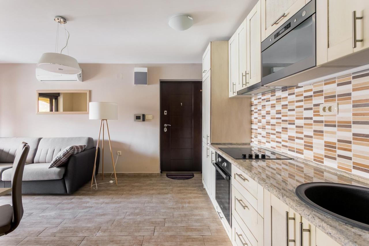 Keystone Apartments ดอนิมอรินิ ภายนอก รูปภาพ