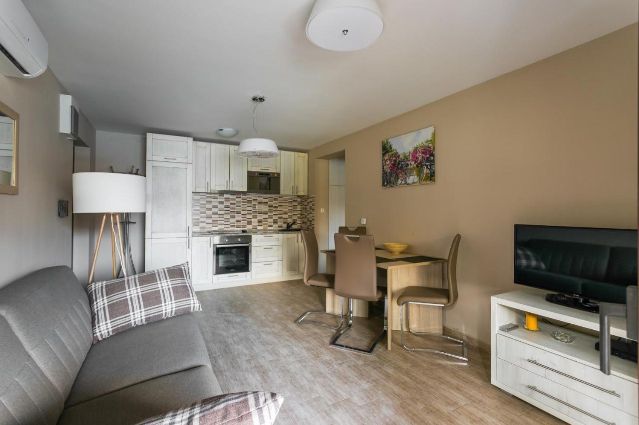 Keystone Apartments ดอนิมอรินิ ภายนอก รูปภาพ