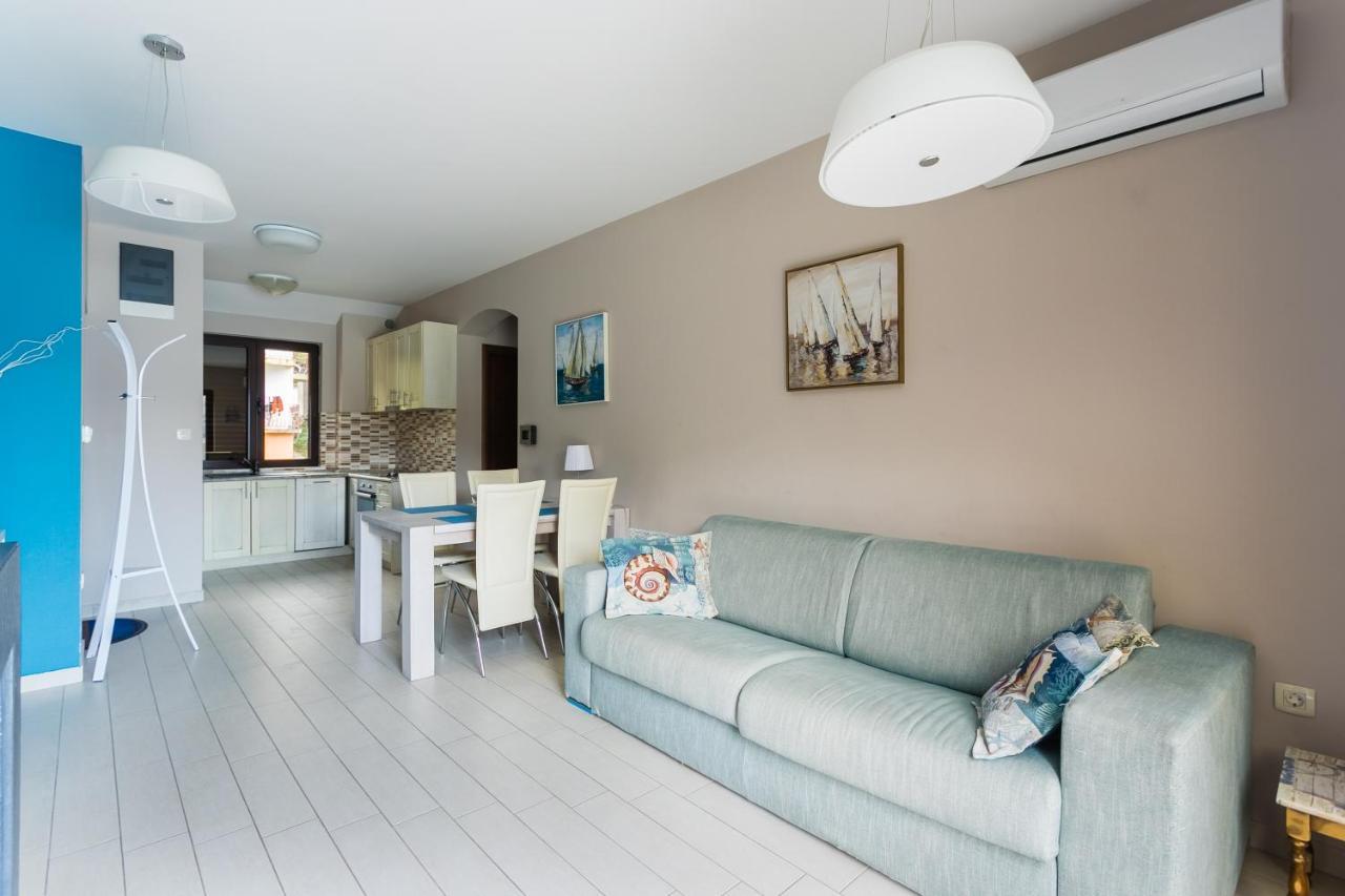 Keystone Apartments ดอนิมอรินิ ภายนอก รูปภาพ