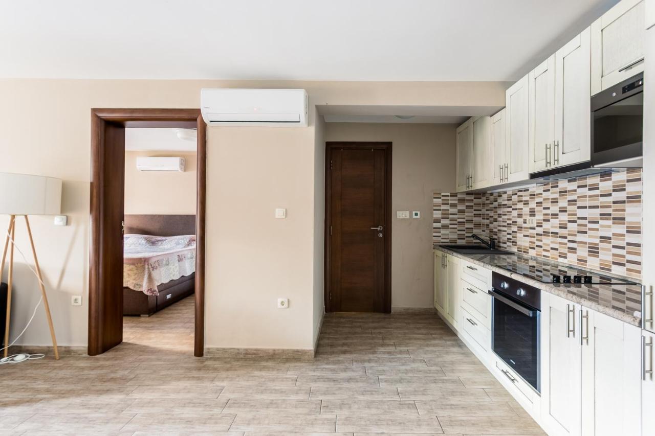 Keystone Apartments ดอนิมอรินิ ภายนอก รูปภาพ