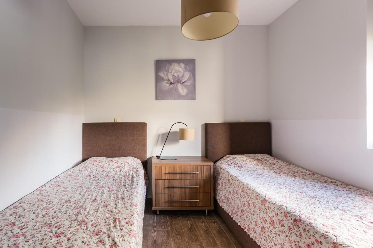Keystone Apartments ดอนิมอรินิ ภายนอก รูปภาพ